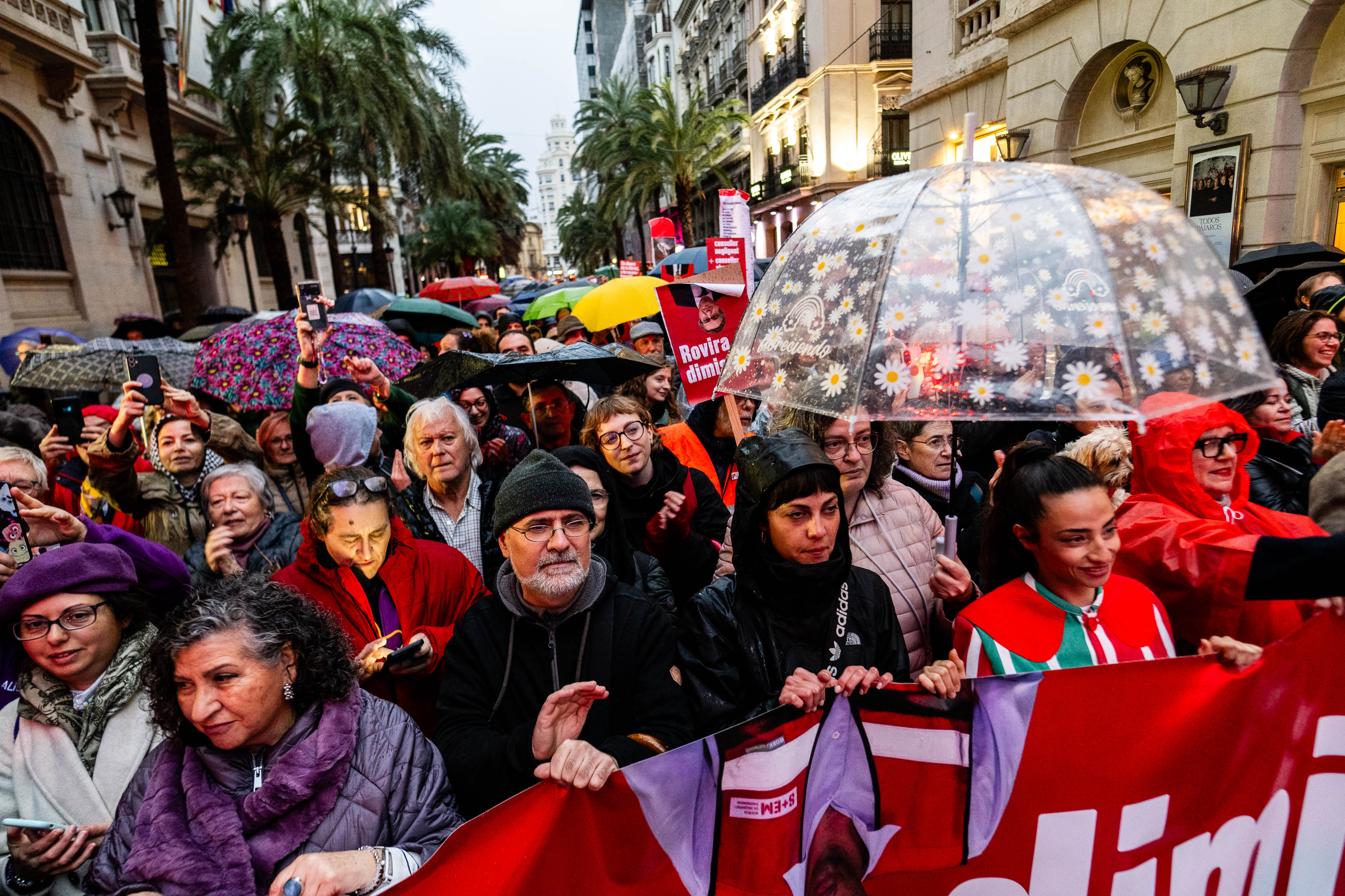 FOTOS | Manifestación en Valencia contra la gestión de la dana y para exigir la dimisión de Mazón