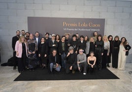 El equipo de 'La casa', triunfadores de los Premios Lola Gaos del audiovisual valenciano.