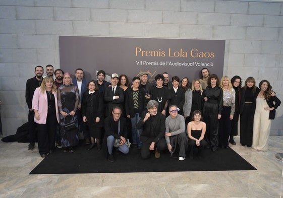 El equipo de 'La casa', triunfadores de los Premios Lola Gaos del audiovisual valenciano.