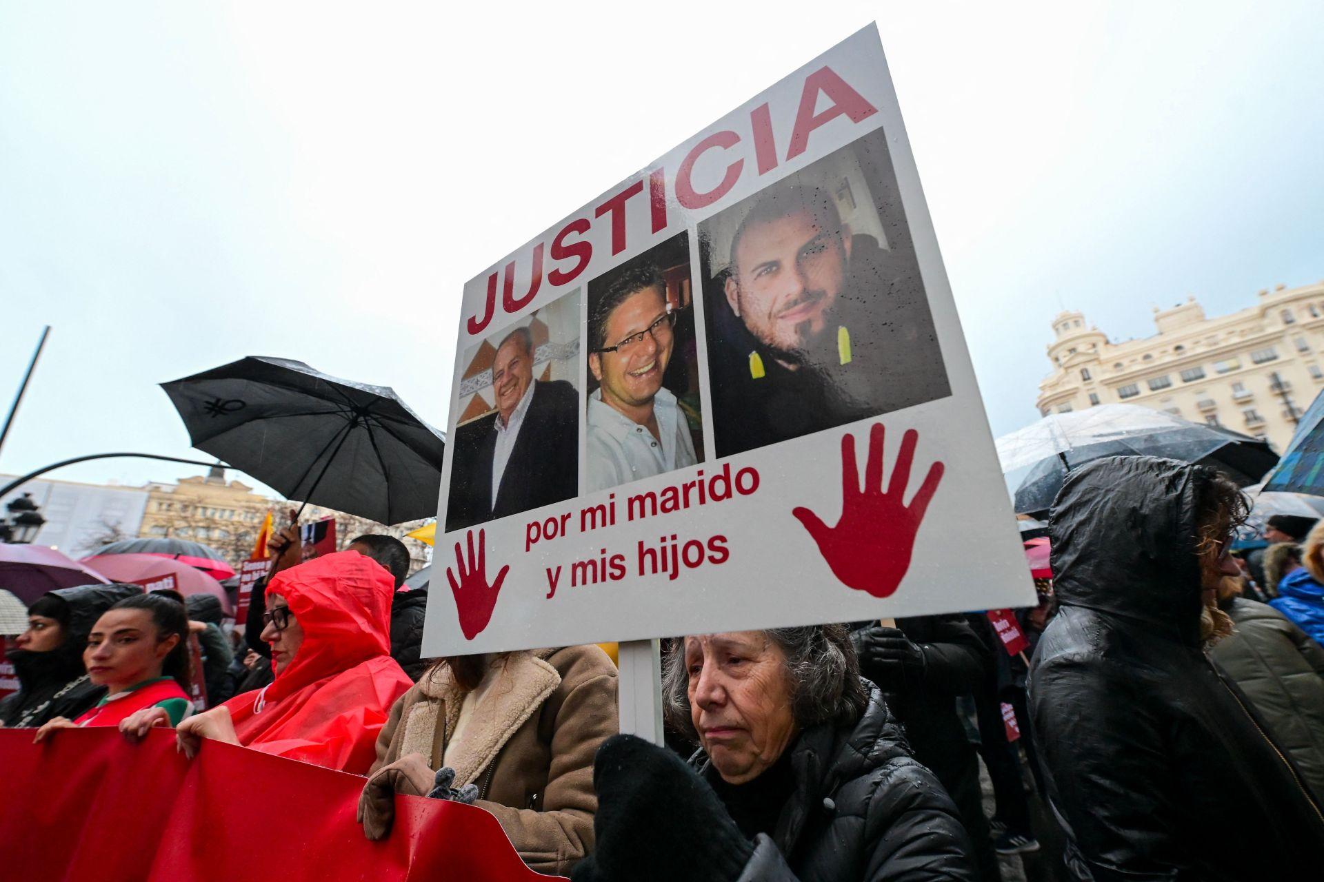 FOTOS | Manifestación en Valencia contra la gestión de la dana y para exigir la dimisión de Mazón