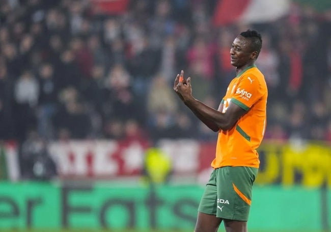 Umar Sadiq y Max Aarons, los únicos refuerzos de momento en el Valencia.