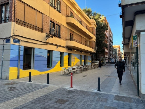 Nuevos bolardos en las calles del barrio Cabanyal-Canyamelar.