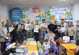 Participantes en la campaña 'Benvinguts a la lectura'.