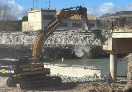 La Confederación prevé reabrir la playa fluvial en Bugarra para Semana Santa