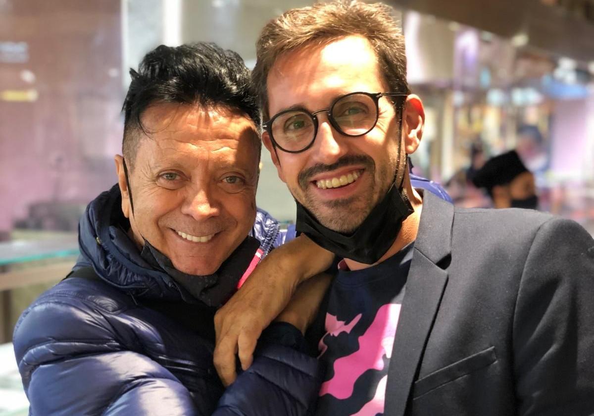 Ruphert y el peluquero valenciano Álex Jordán.