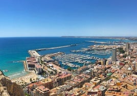 Vistas del puerto de Alicante.