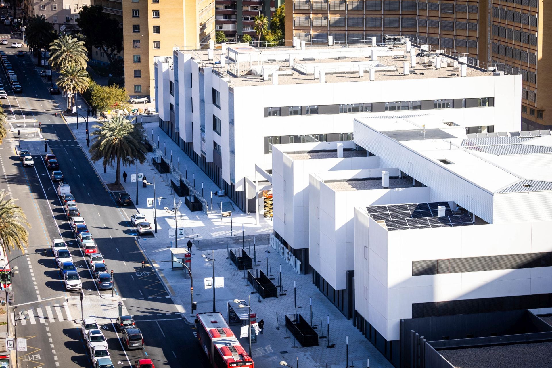 El derribo de la antigua Fe ya se centra en el edificio principal