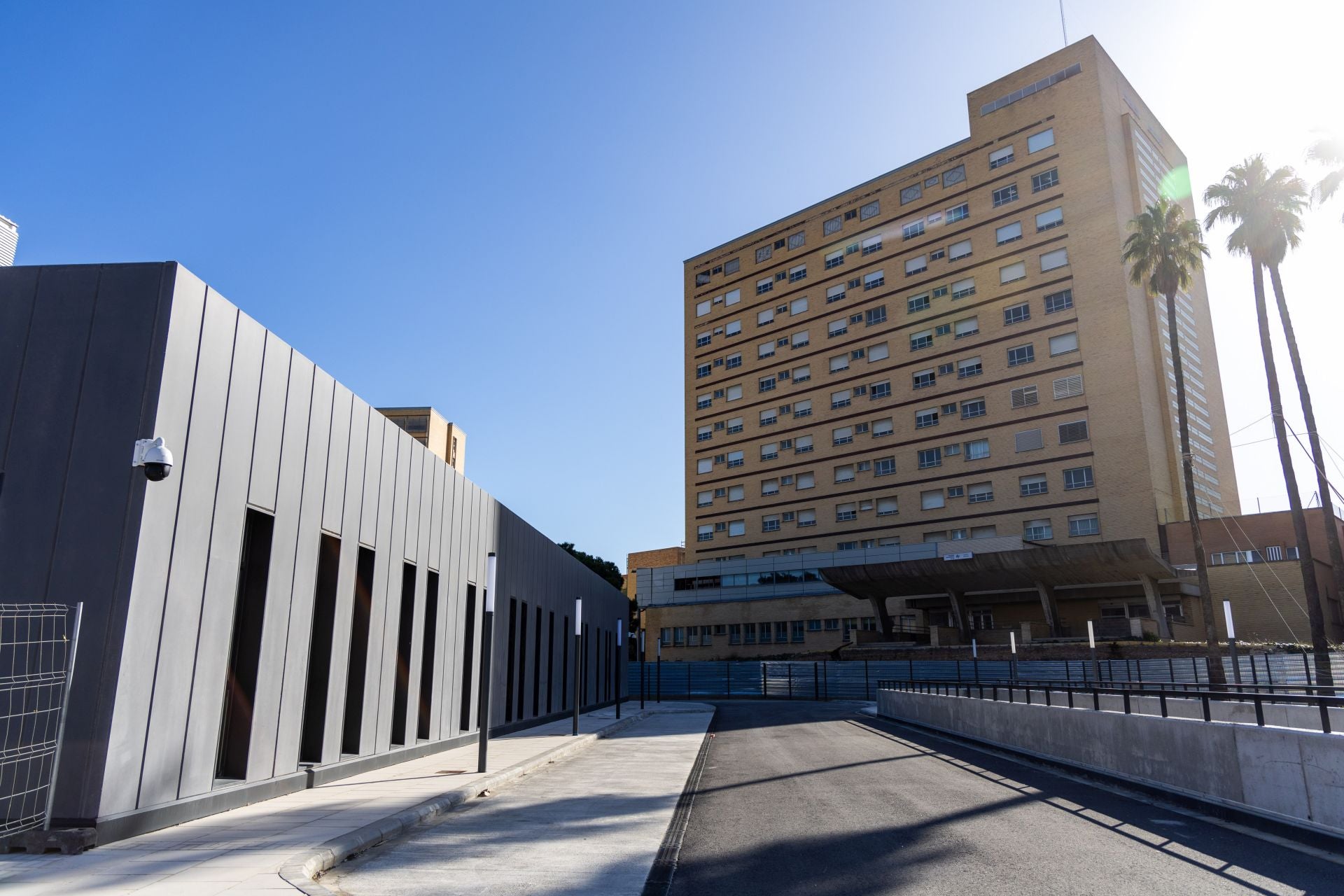 El derribo de la antigua Fe ya se centra en el edificio principal