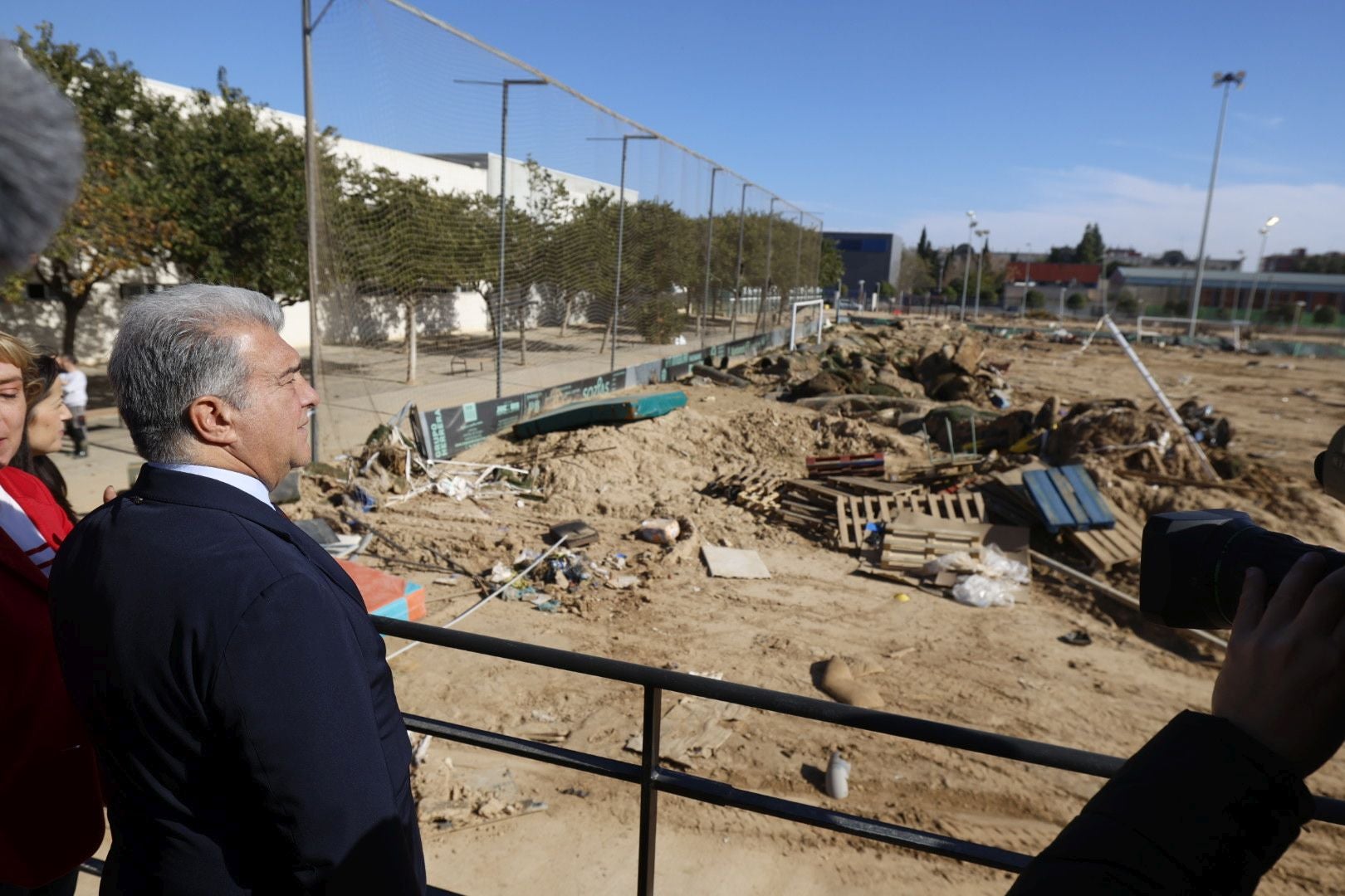 Fotos: Joan Laporta visita la zona cero de la dana en Valencia