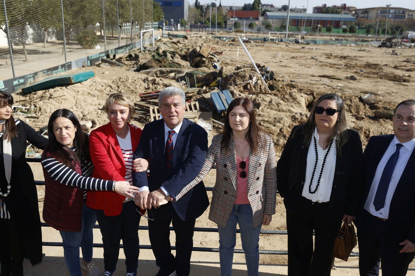 Fotos: Joan Laporta visita la zona cero de la dana en Valencia