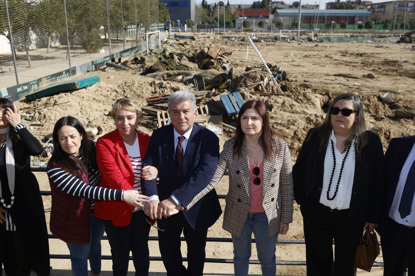 Fotos: Joan Laporta visita la zona cero de la dana en Valencia