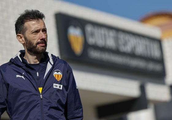 Carlos Corberán, en la ciudad deportiva.