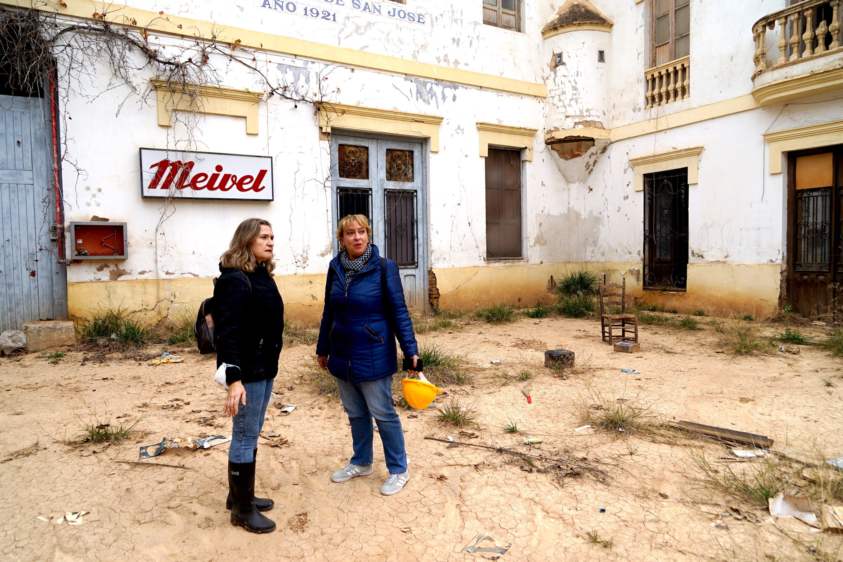 Visita a la parcela de la antigua fábrica.