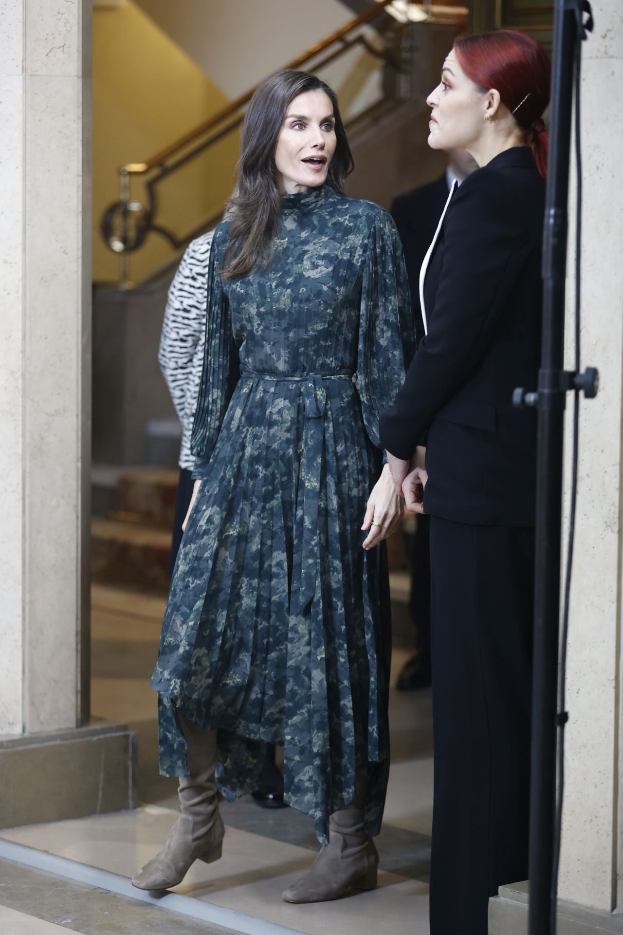 El look bohemio de la reina Letizia en Madrid