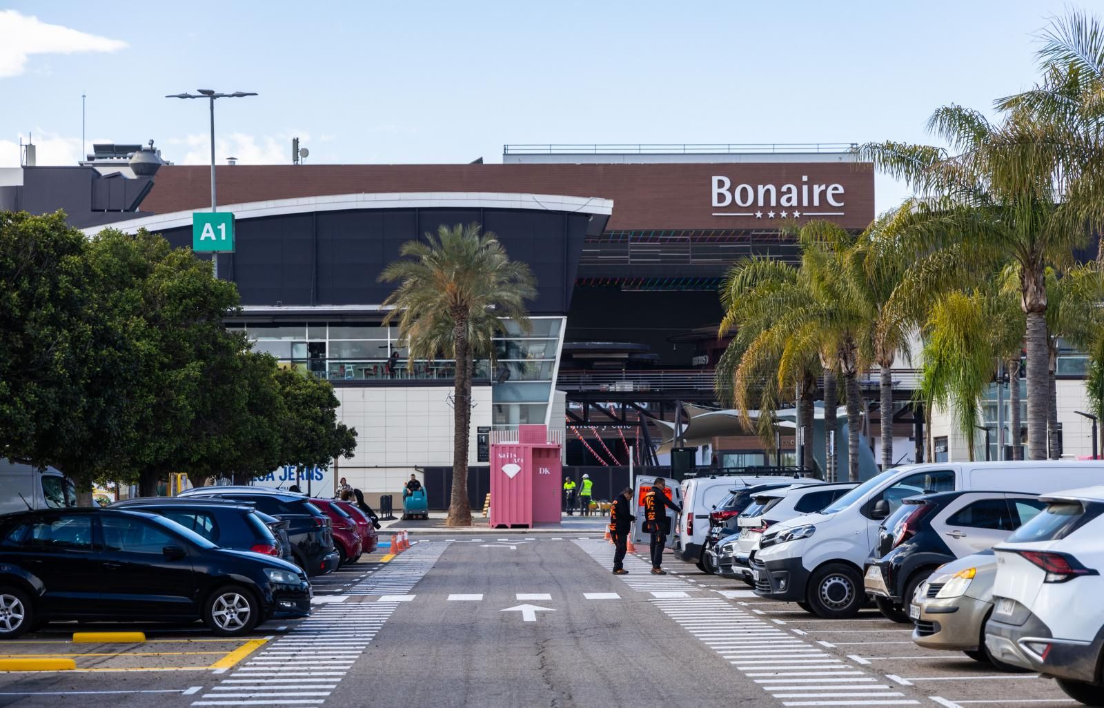 FOTOS | El centro comercial Bonaire reabre tras la dana