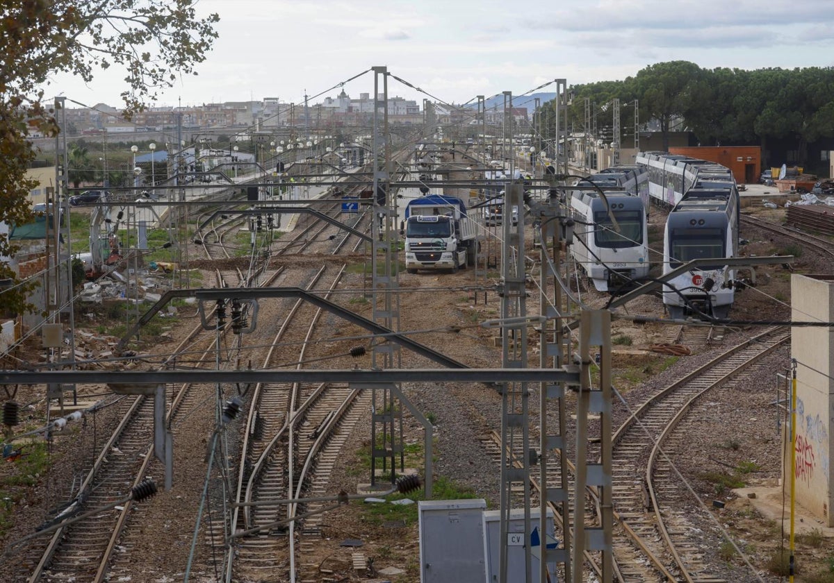 Instalaciones y vehículos de la FGV.