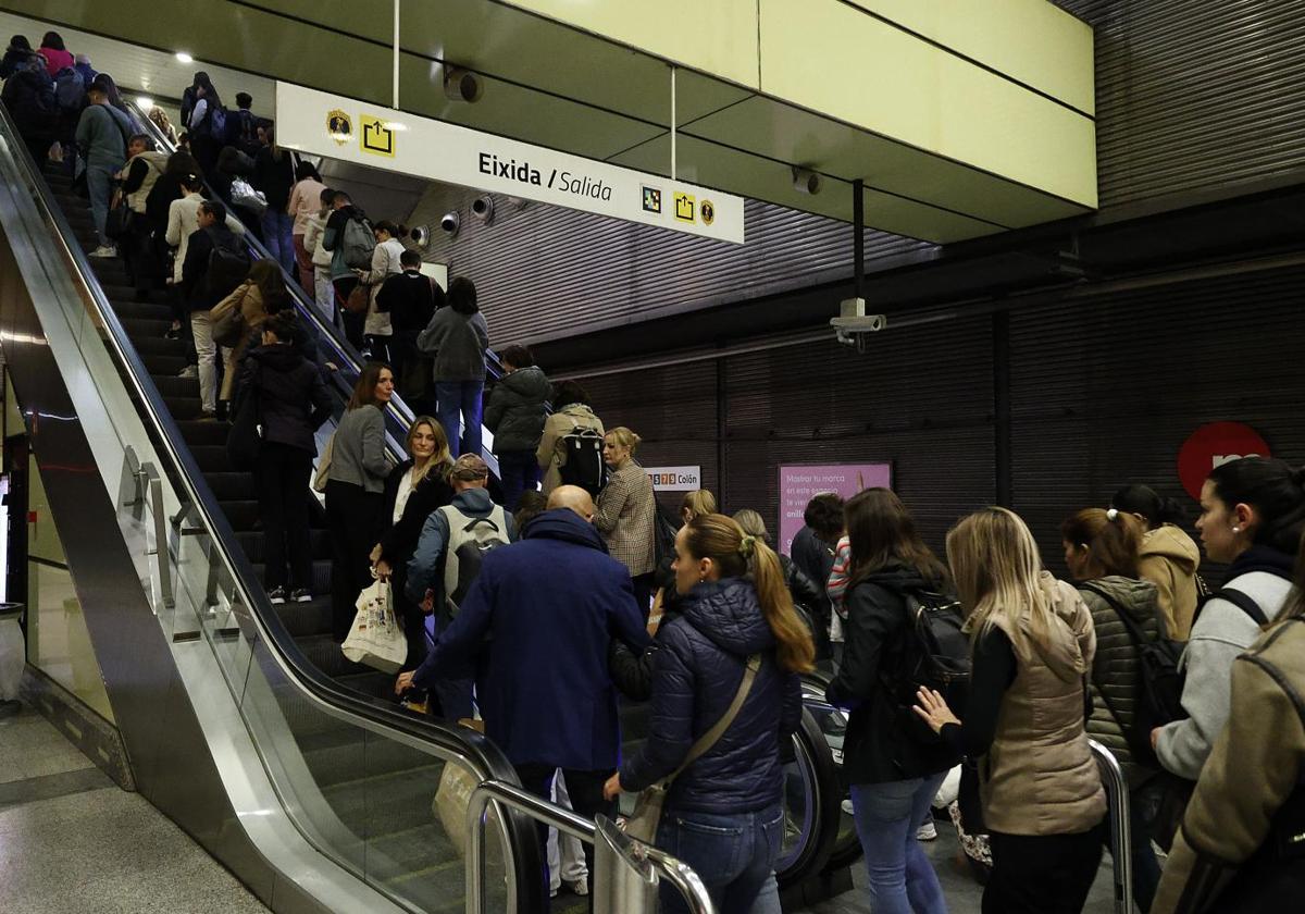 Viajeros de Metrovalencia, en una imagen reciente.