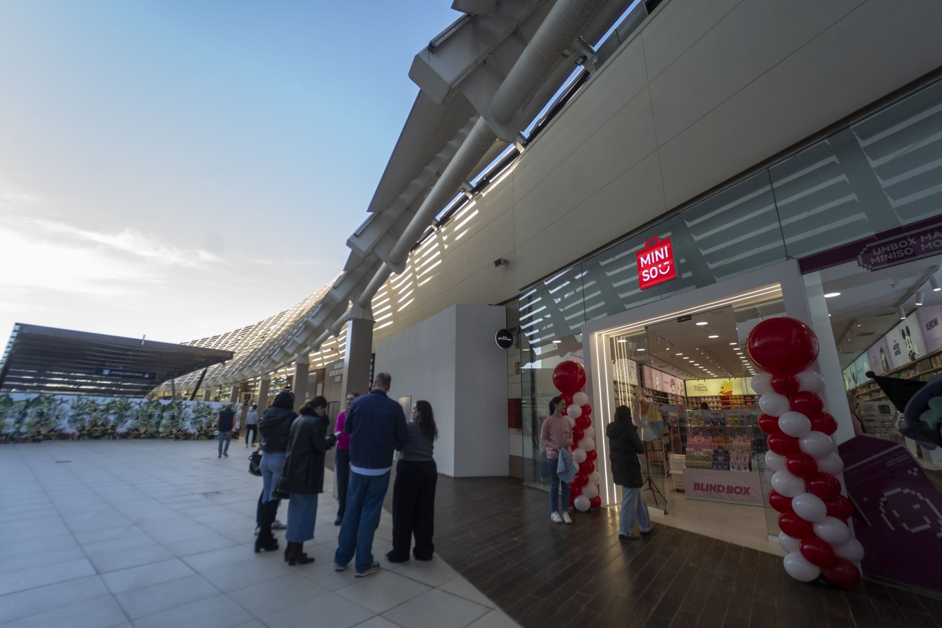 El centro comercial de Bonaire reabre sus puertas tras la dana