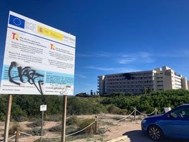 Antiguo hotel del Sidi Saler, tras el incendio de una habitación.