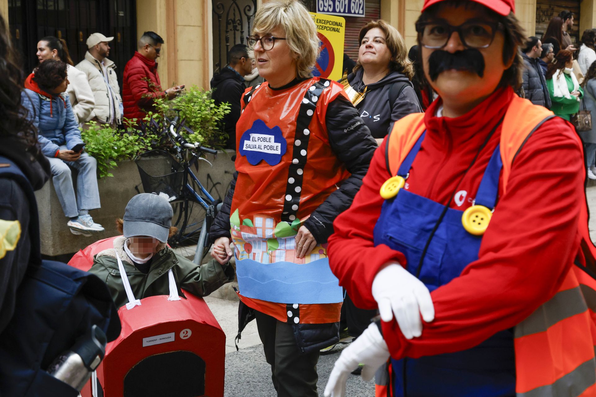 El carnaval revoluciona las calles de Ruzafa