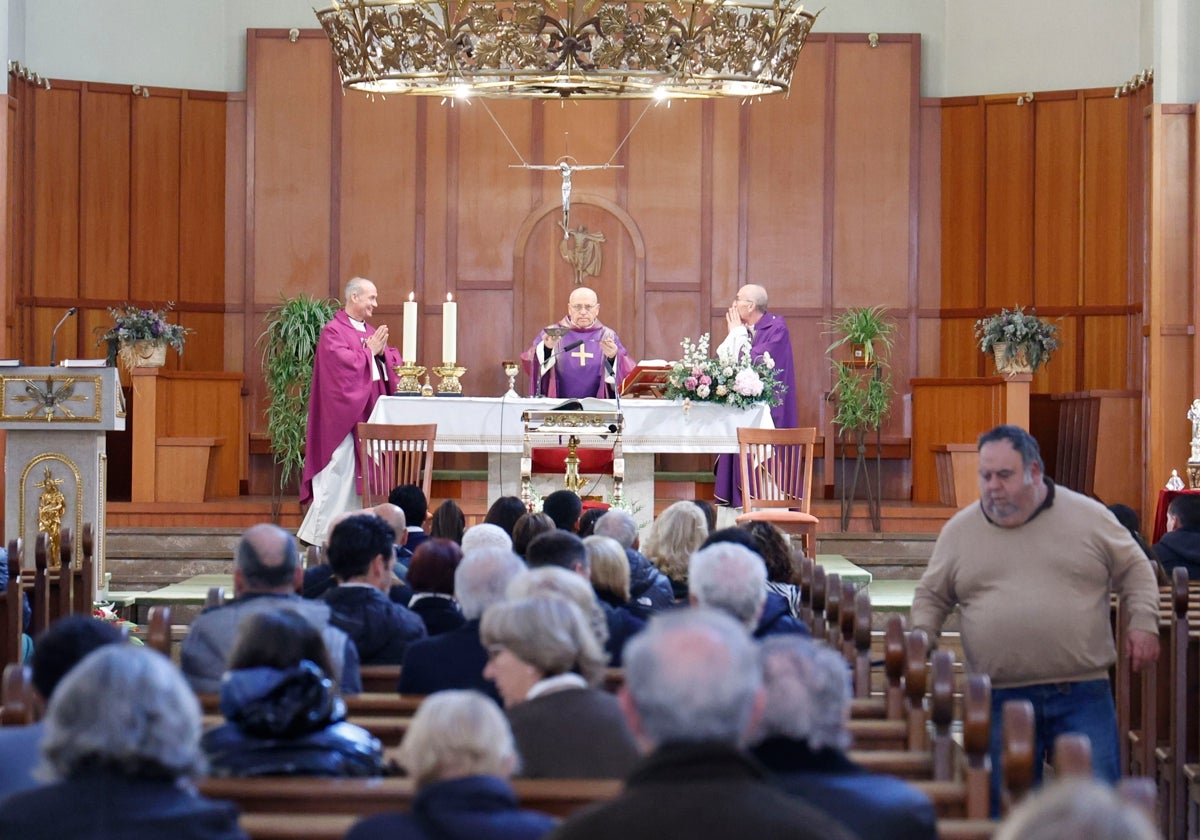 La misa funeral en memoria de Óscar Rubén Valdez.