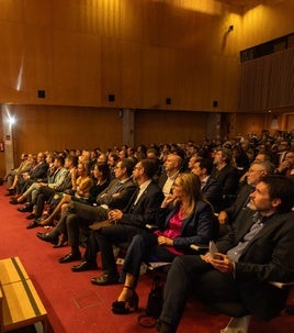 Público en una edición anterior de la gala de FAES.