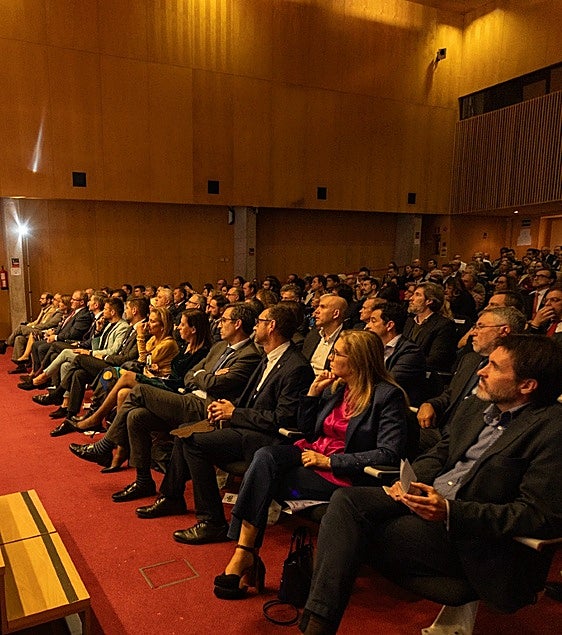 Público en una edición anterior de la gala de FAES.