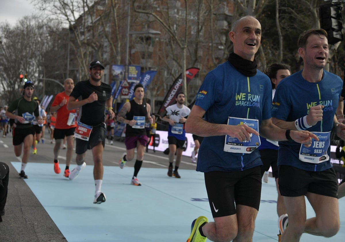 Imagen principal - La carrera y su medalla.