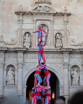 La muixeranga de Algemesí durante las celebraciones en honor a la Mare de Déu de la Salut.