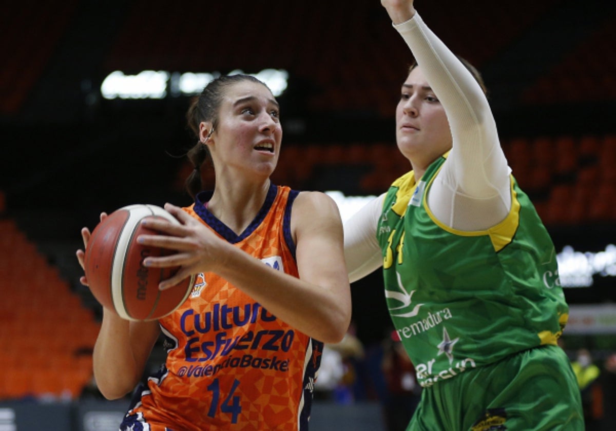 Raquel Carrera durante un partido.