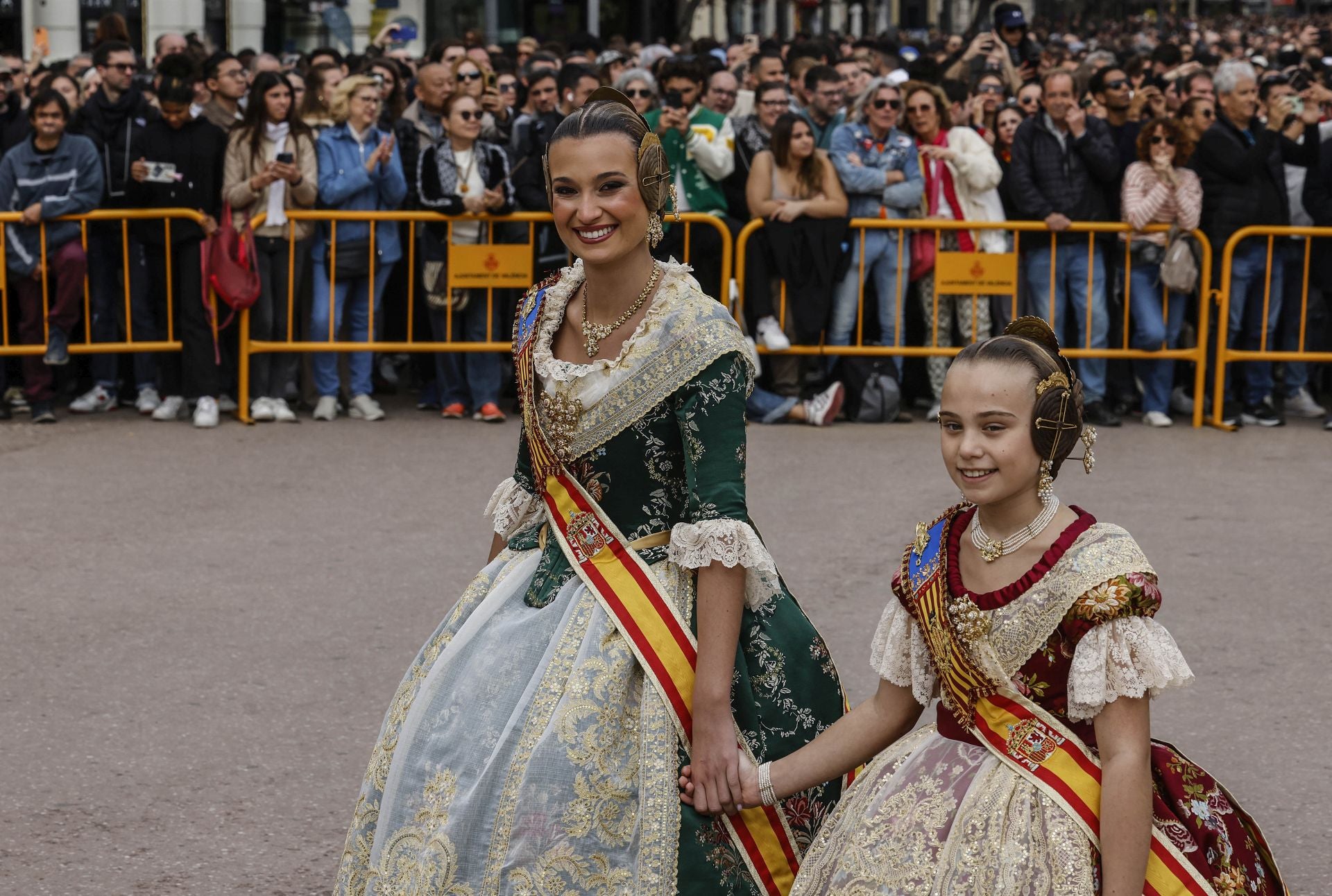 FOTOS | Mascletà y Entrada de Bandas del domingo 23 de febrero