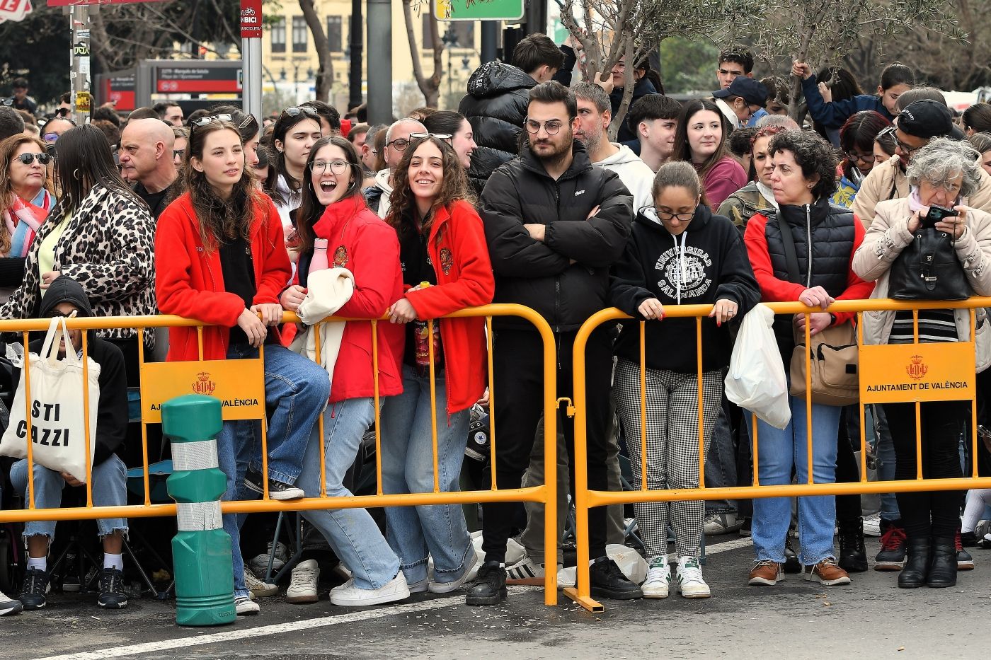 FOTOS | Búscate en la mascletà del domingo 23 de febrero de 2025