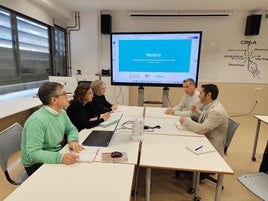 Momento de la reunión entre el presidente de la Mancomunitat y directiva del Instituto.