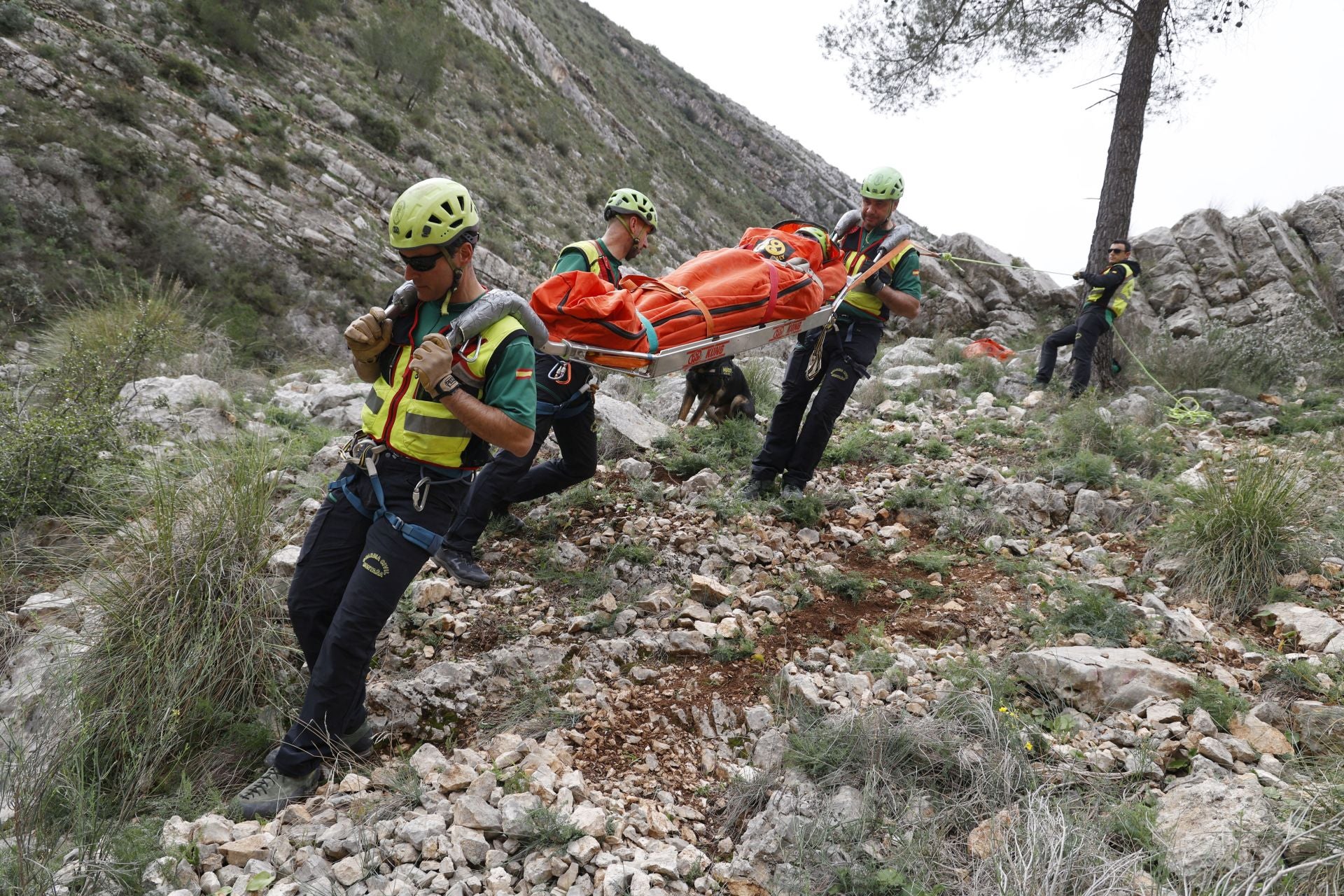 FOTOS | El Grupo de Rescate de la Guardia Civil sigue en su búsqueda de los desaparecidos por la dana