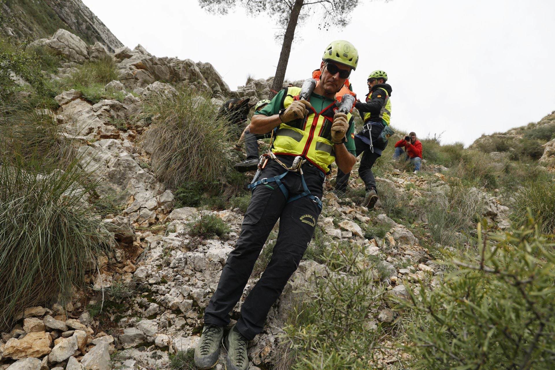 FOTOS | El Grupo de Rescate de la Guardia Civil sigue en su búsqueda de los desaparecidos por la dana