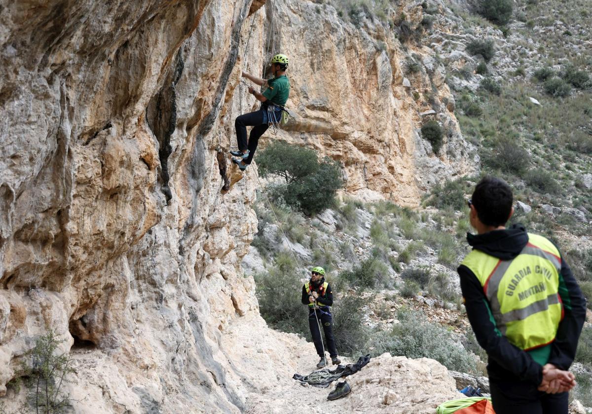 FOTOS | El Grupo de Rescate de la Guardia Civil sigue en su búsqueda de los desaparecidos por la dana