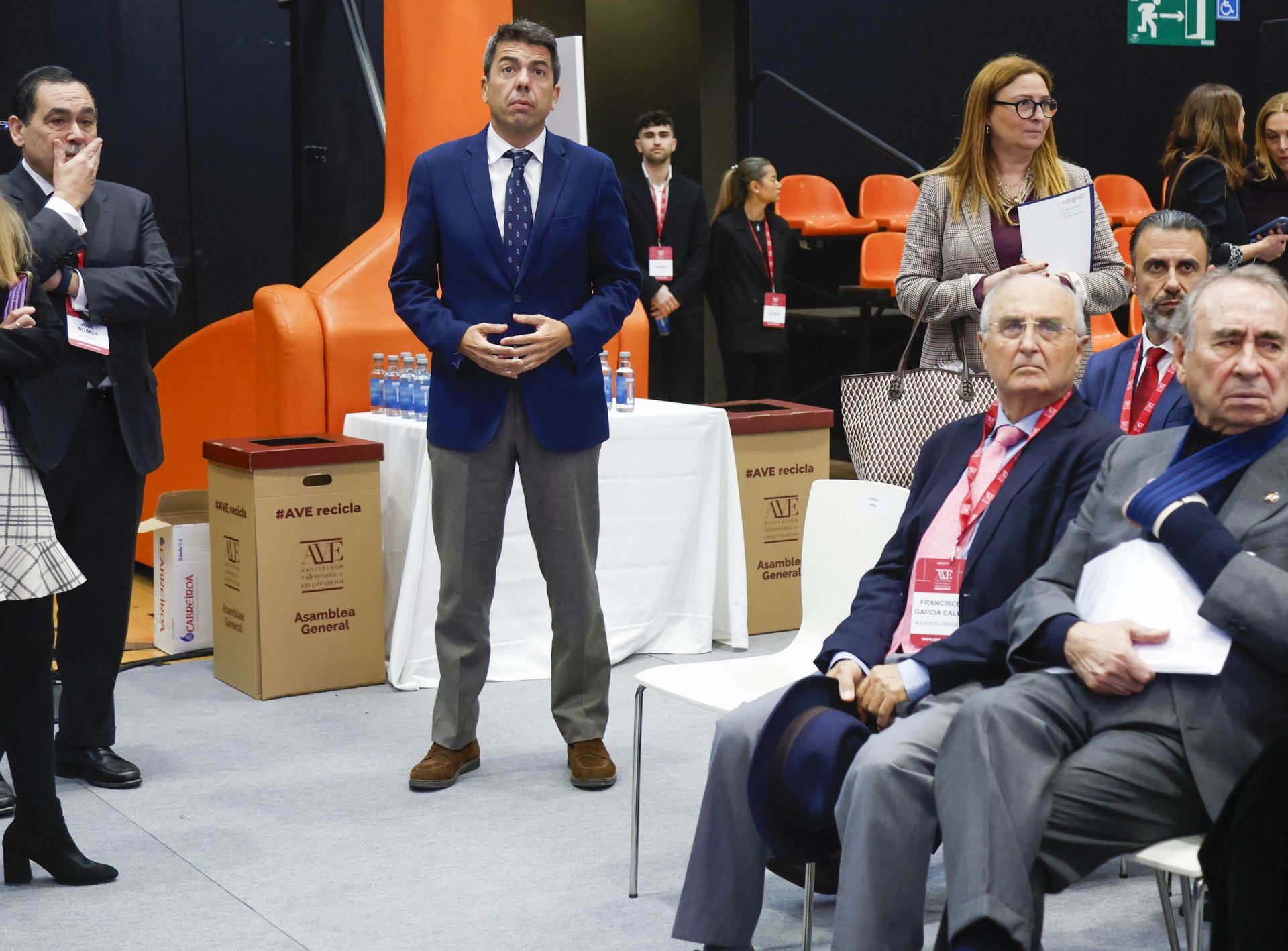 Felipe González asiste a la Asamblea General de AVE 2025 en Valencia