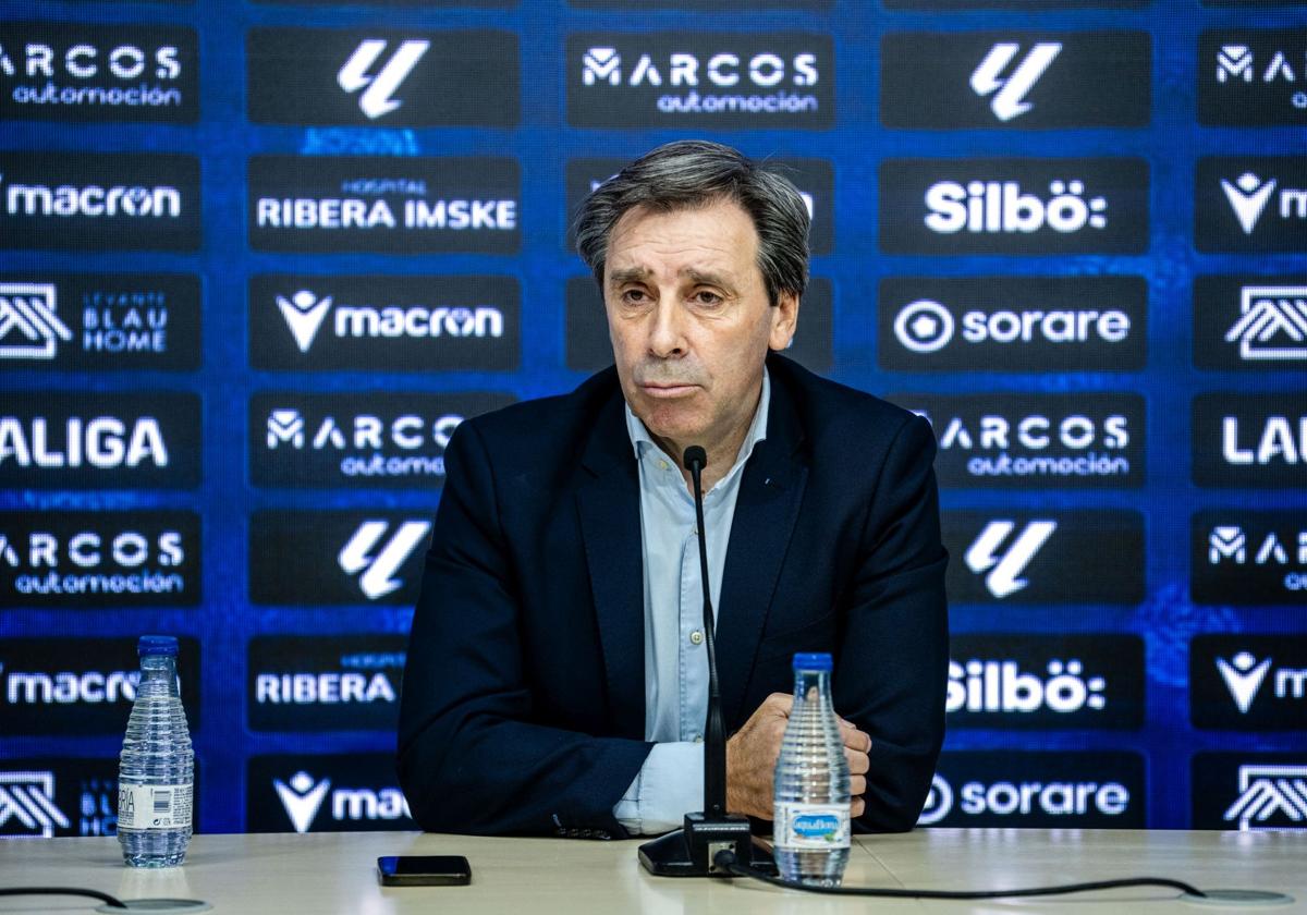 Felipe Miñambres, durante su comparecencia.