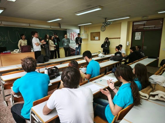 Participantes en la Liga Matemática, durante la competición en Valencia.