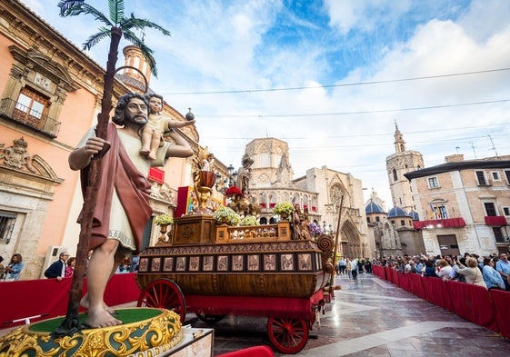 Traslado de las dos únicas rocas del corpus desde Alameditas de Serranos a Plaza de la Virgen