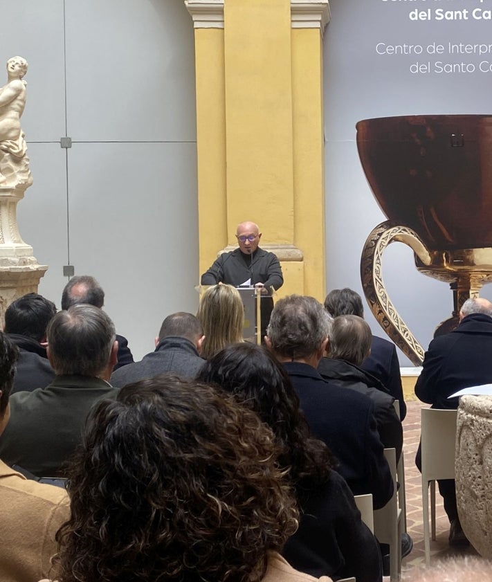 Imagen secundaria 2 - Acto de presentación del contenido del futuro Centro de Interpretación del Santo Cáliz.