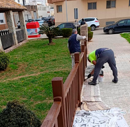 La Brigada Municipal de Almenara continúa adecuando los espacios públicos