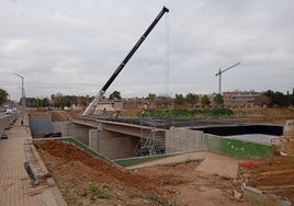 Imagen de las obras del nuevo puente este viernes.