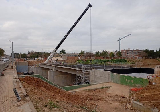 Imagen de las obras del nuevo puente este viernes.