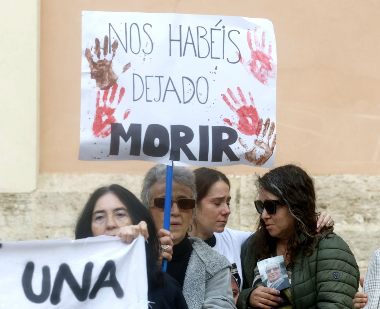 FOTOS | Concentración en Valencia contra la gestión de la dana y en recuerdo de las víctimas