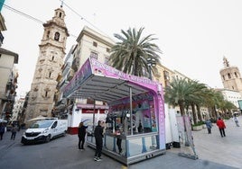 Churrería instalada en la plaza de la Reina de Valencia.