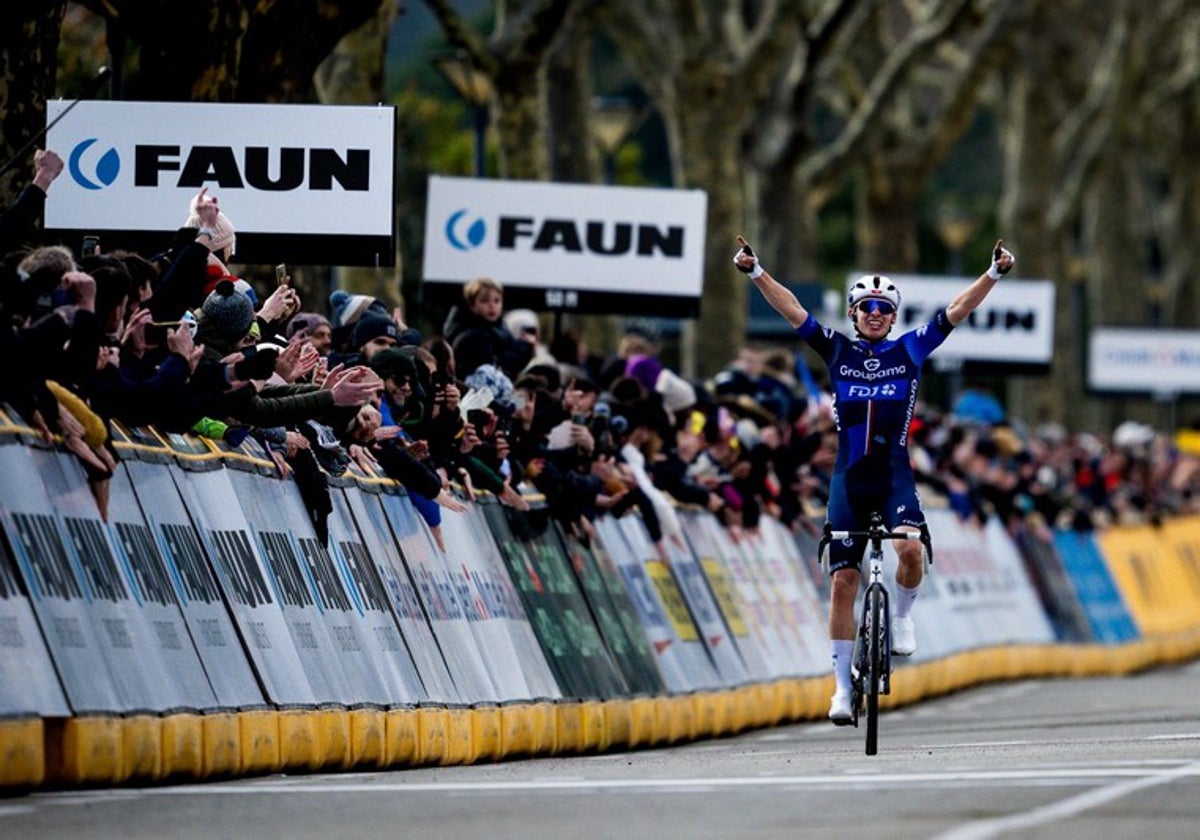 Romain Grégoire celebra su triunfo.