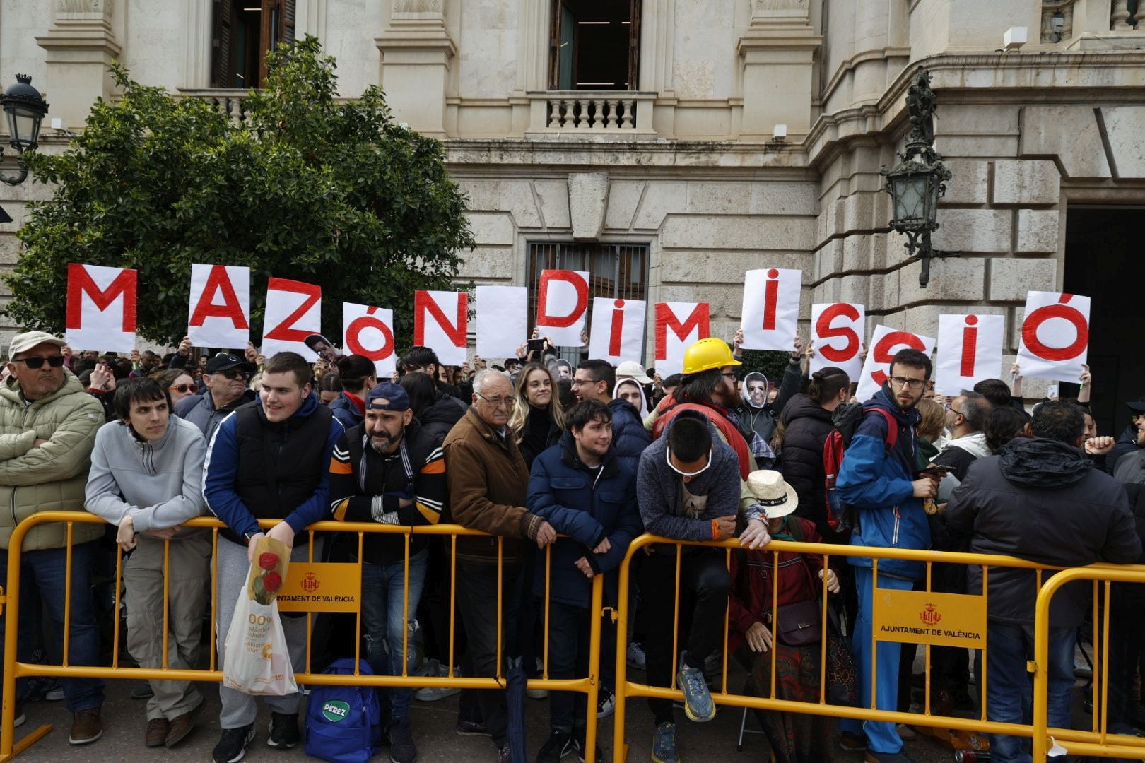 FOTOS | Mascletà del 1 de marzo de las Fallas de Valencia 2025