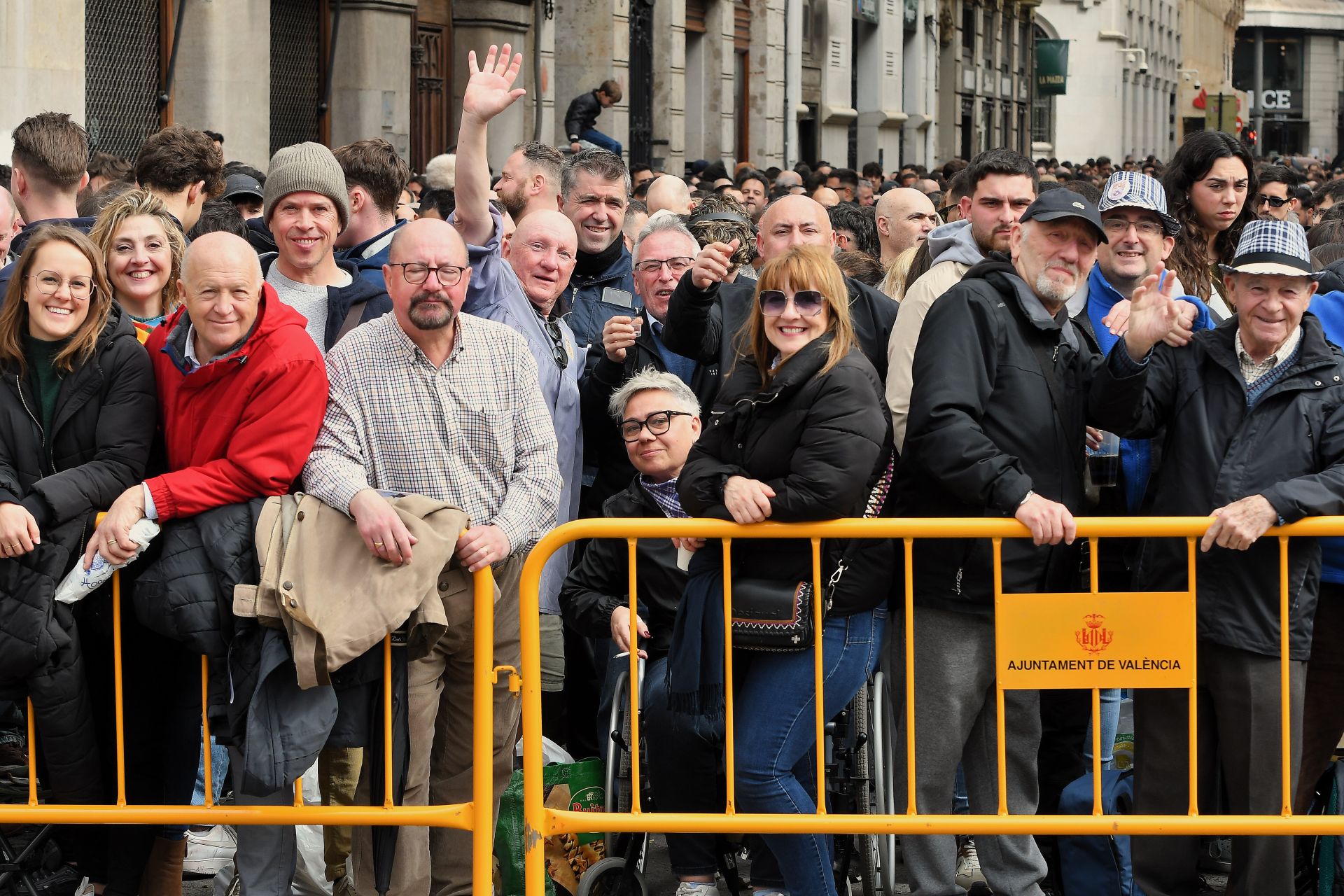 FOTOS | Búscate en la mascletà del domingo 2 de marzo