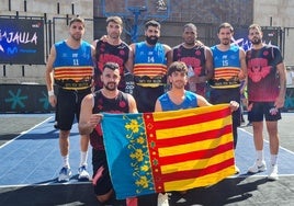Los jugadores del Argos Bats de Massanassa y del B-Ball Center, en Las Palmas.